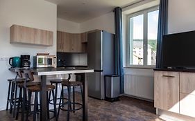 La Batisse L'Arbre Beige